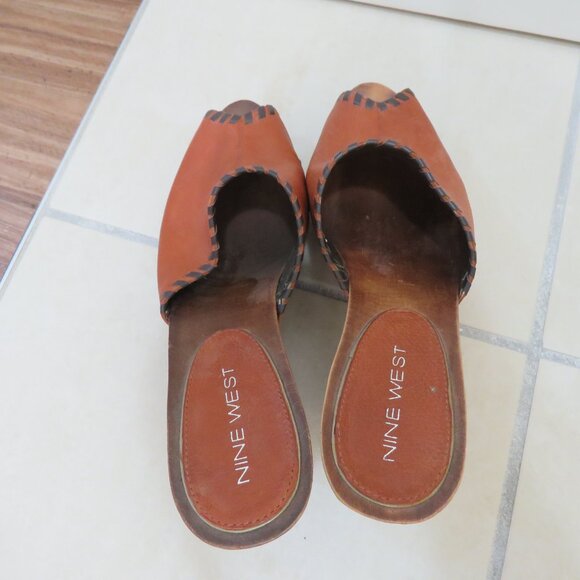 VINTAGE NINE WEST Y2K Cognac Tan Leather Studded Clog Heeled Mules Size US 6 - Picture 13 of 16